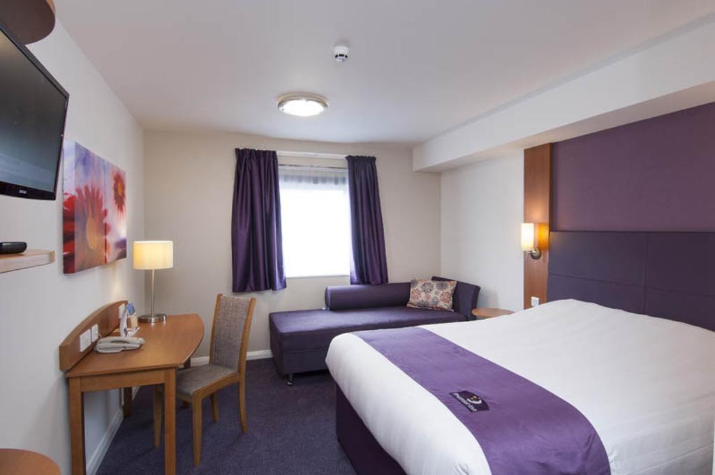 Premier Inn Dundee West Exterior foto